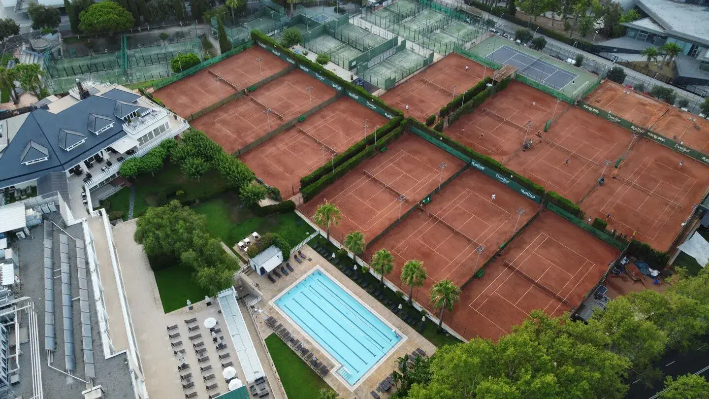 Tennis court