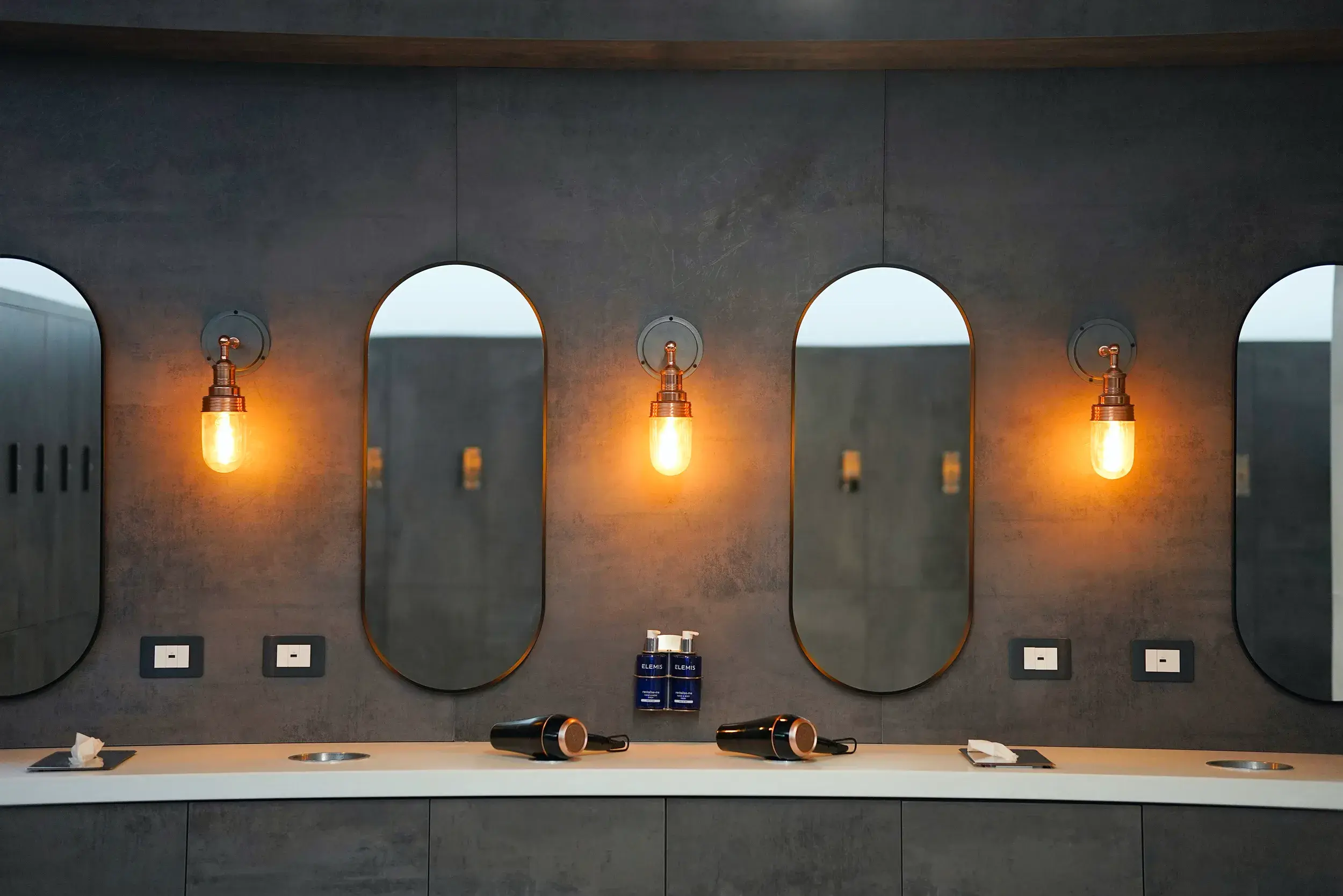 Hairdryers and mirrors