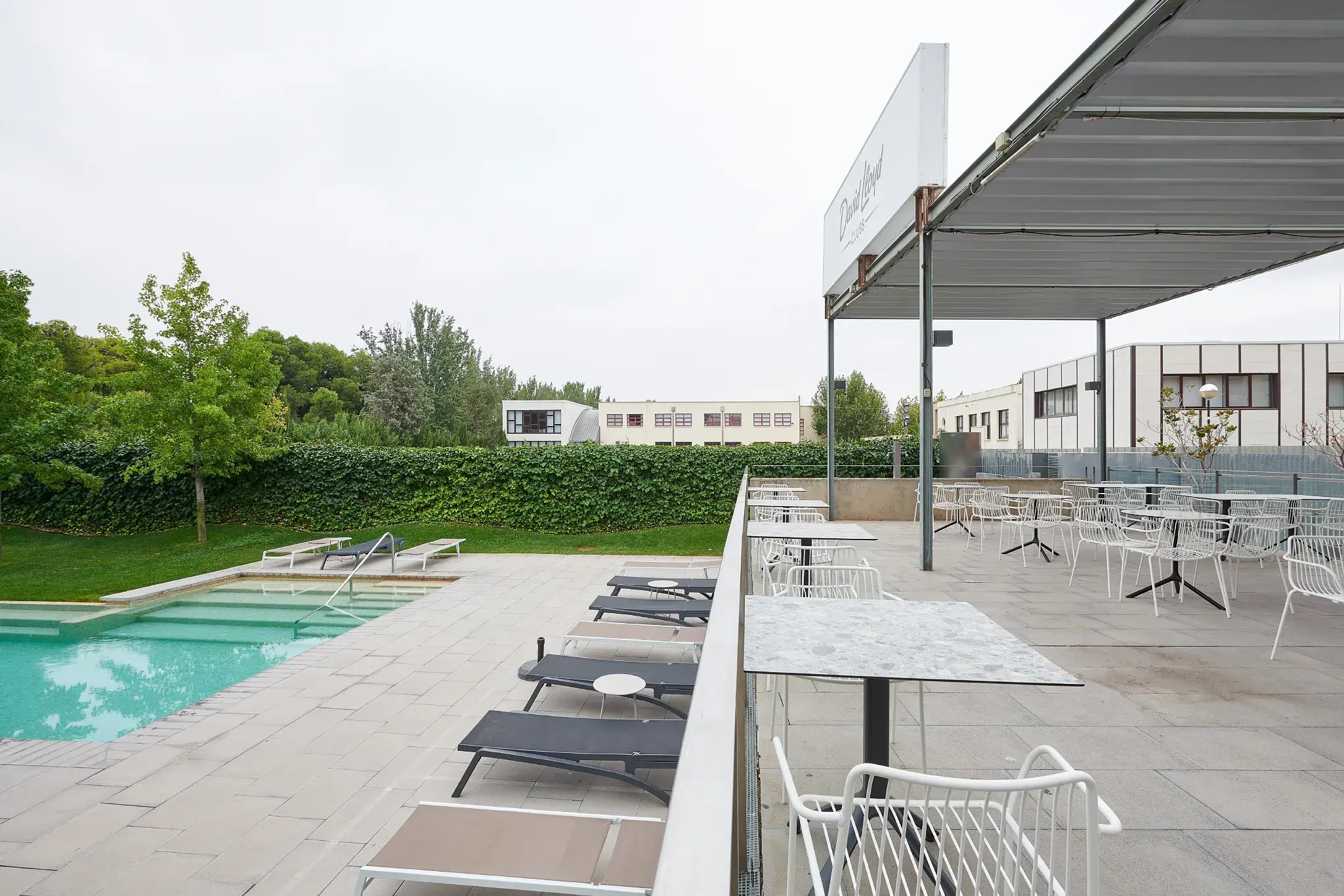 the outdoor terrace