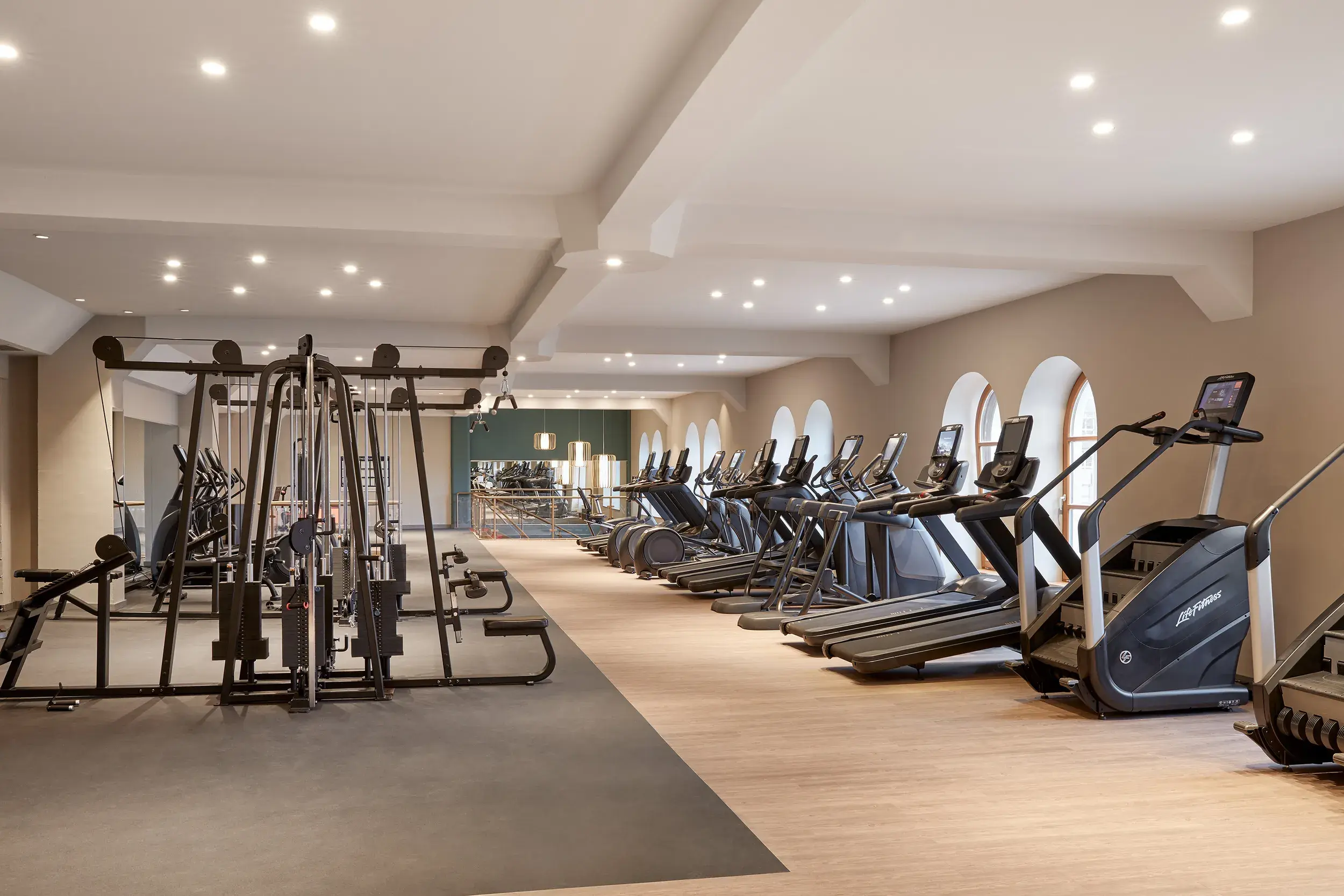 Der Innenbereich eines Fitnessstudios bei David Lloyd Meridian