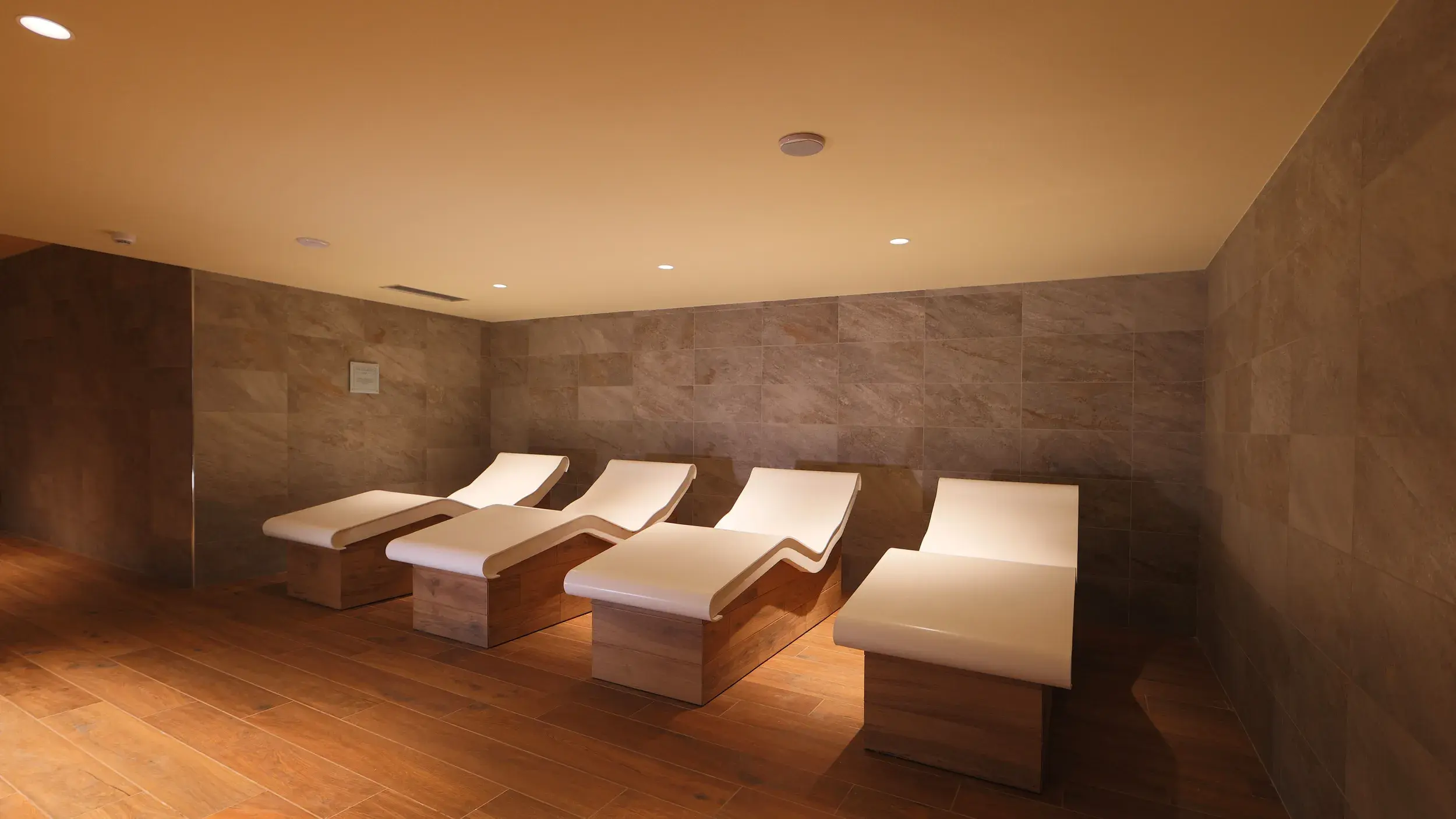 Heated relaxation beds