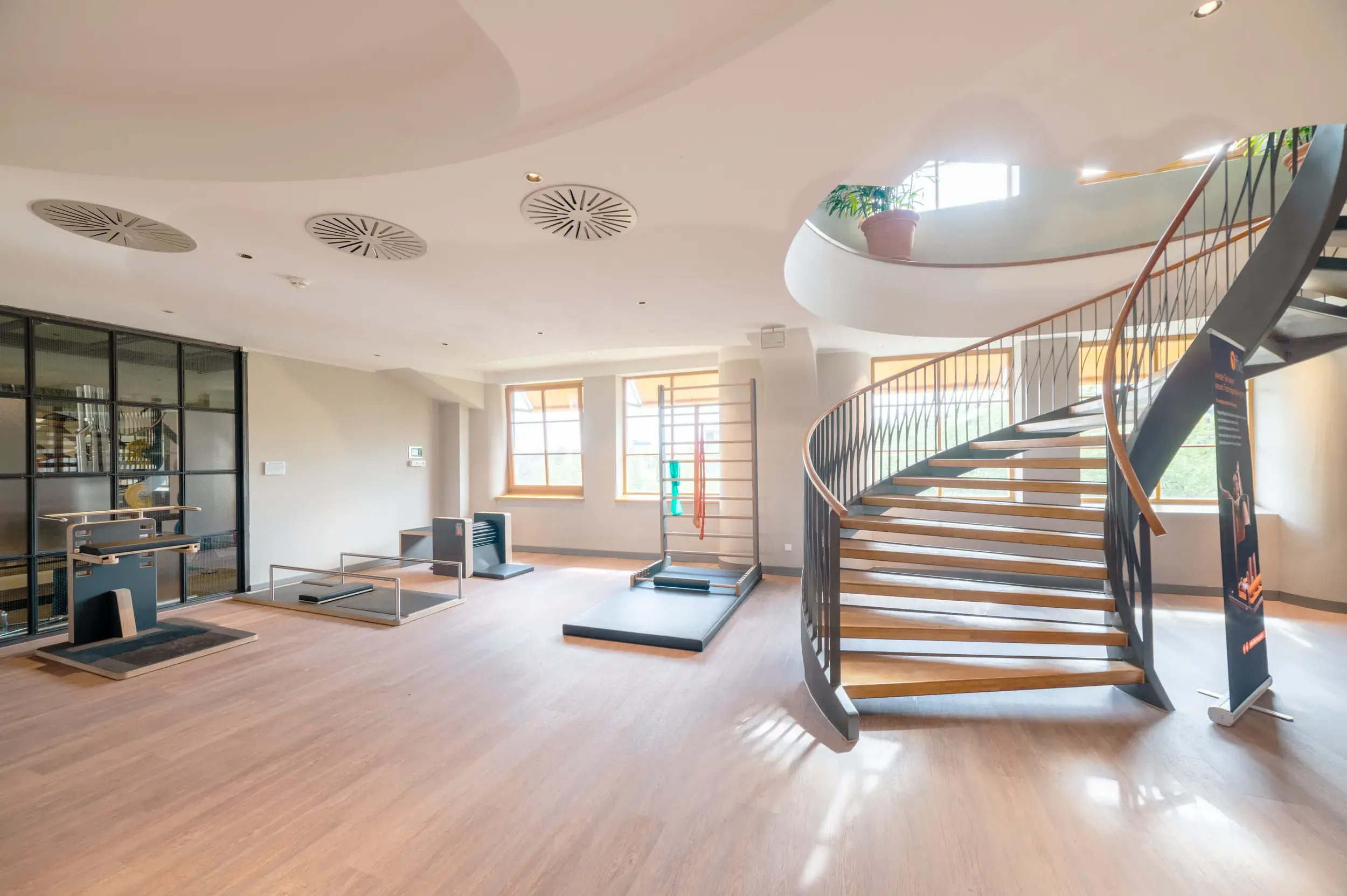 Der Innenbereich eines Fitnessstudios bei David Lloyd Meridian