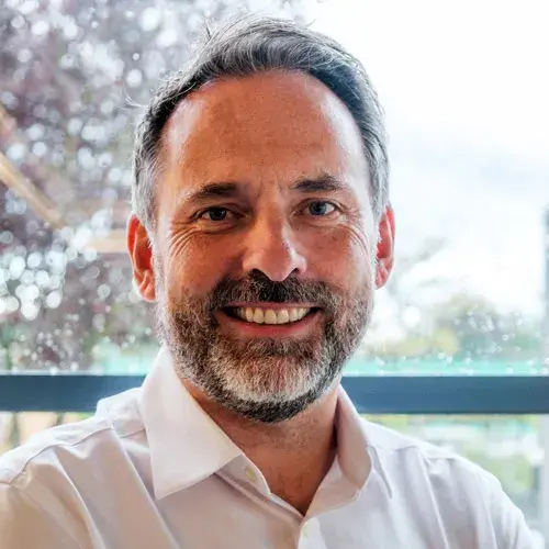 Simon Raggett