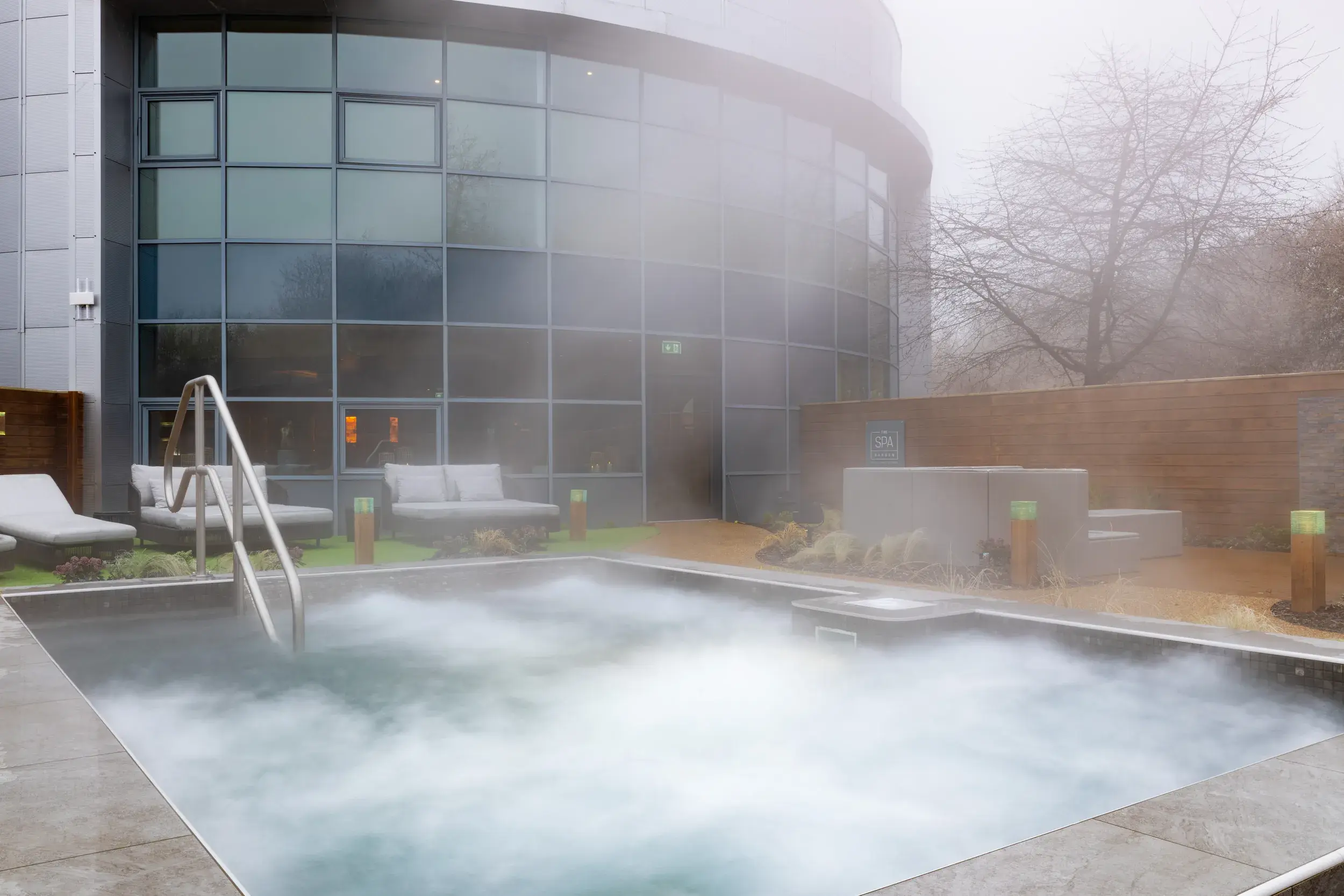 Spa Garden with hydropool