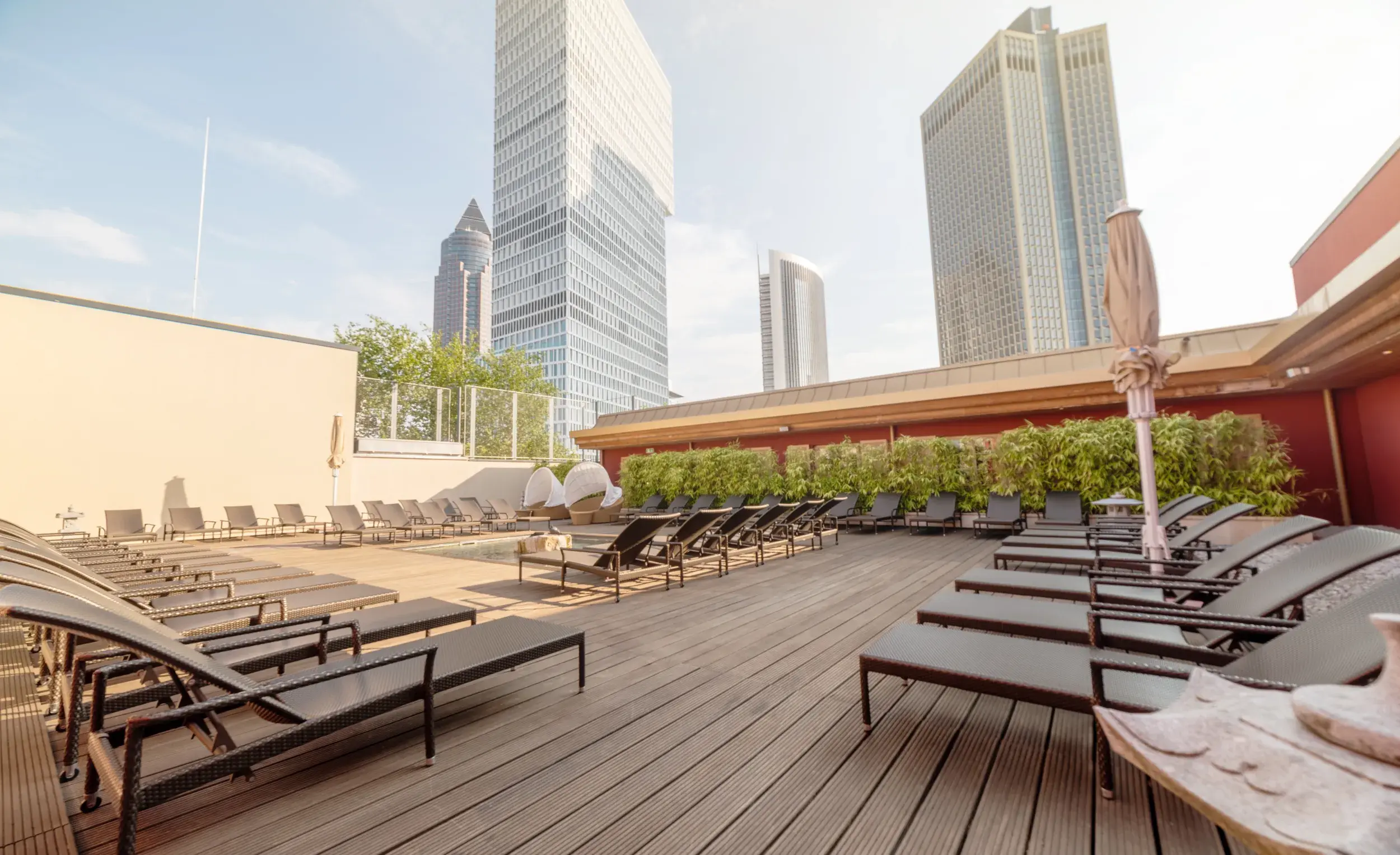 Der Dachterrasse bei David Lloyd Frankfurt Skyline Plaza