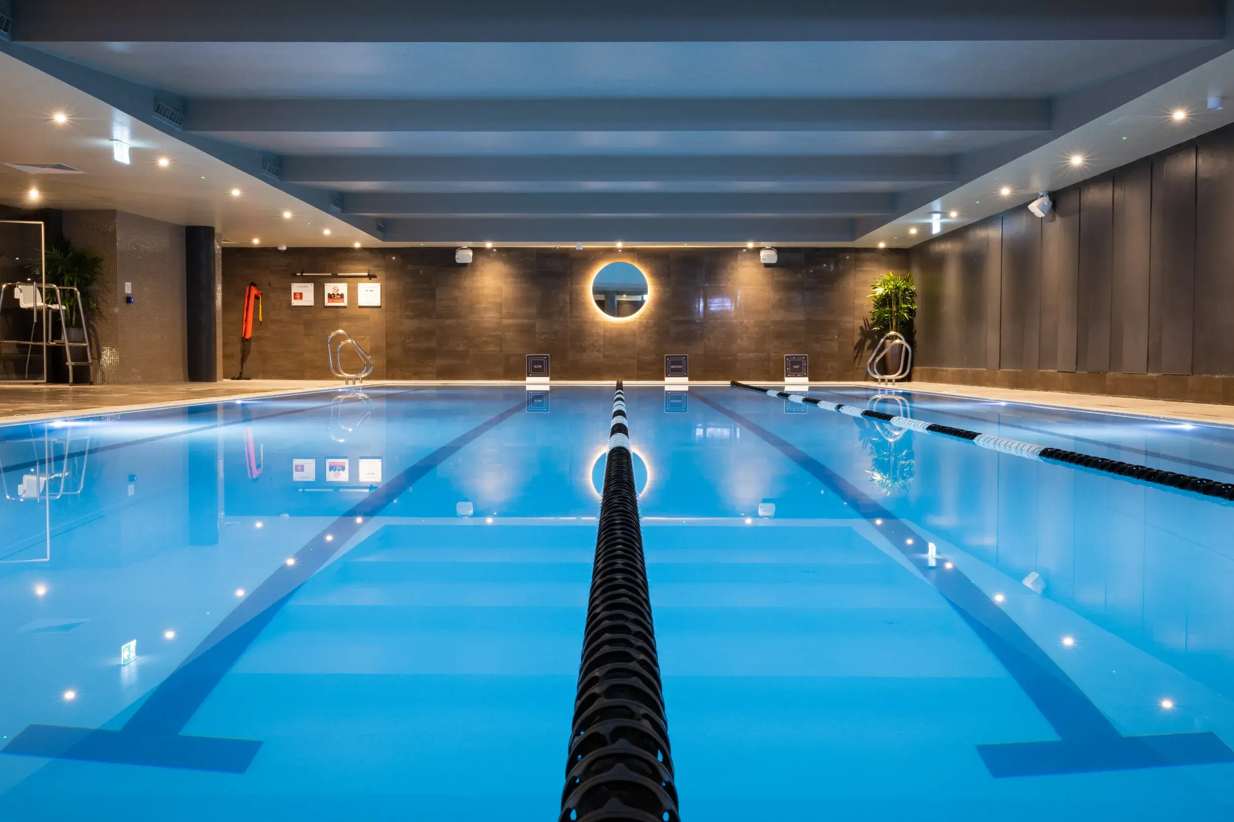 The indoor swimming pool at David Lloyd Kingston
