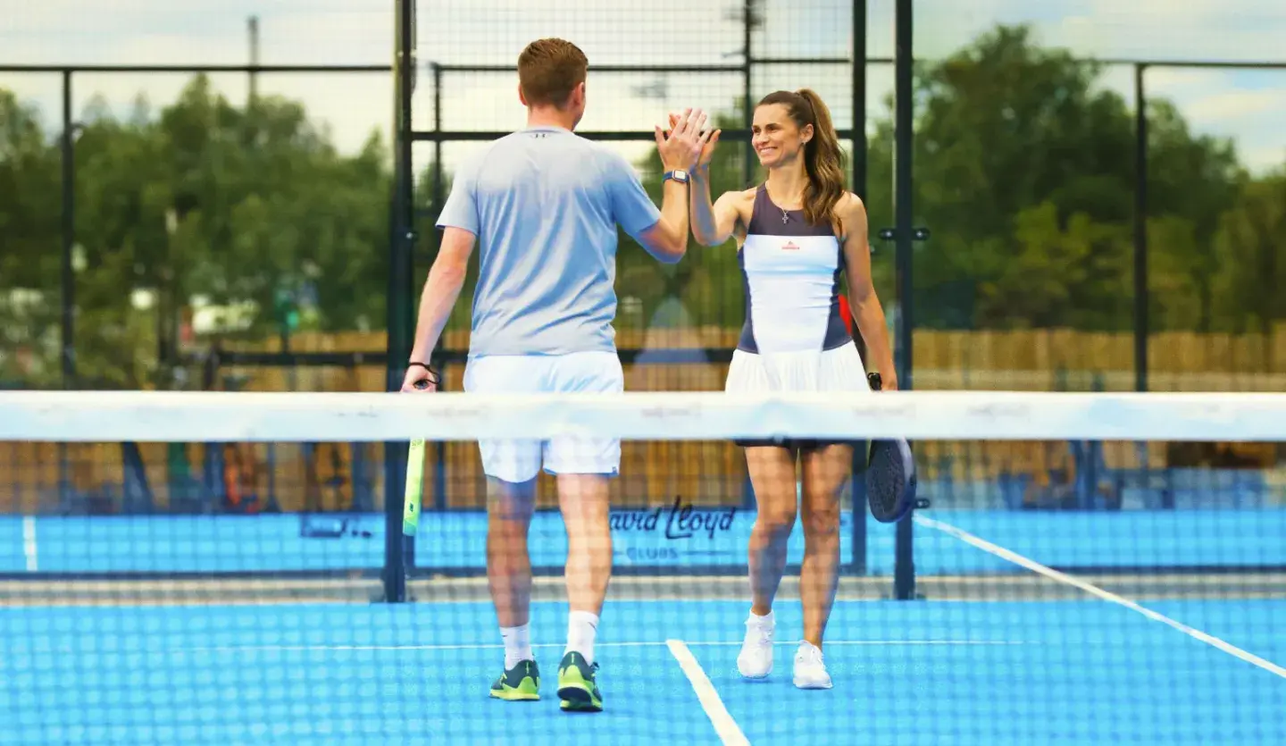 2 people playing Padel