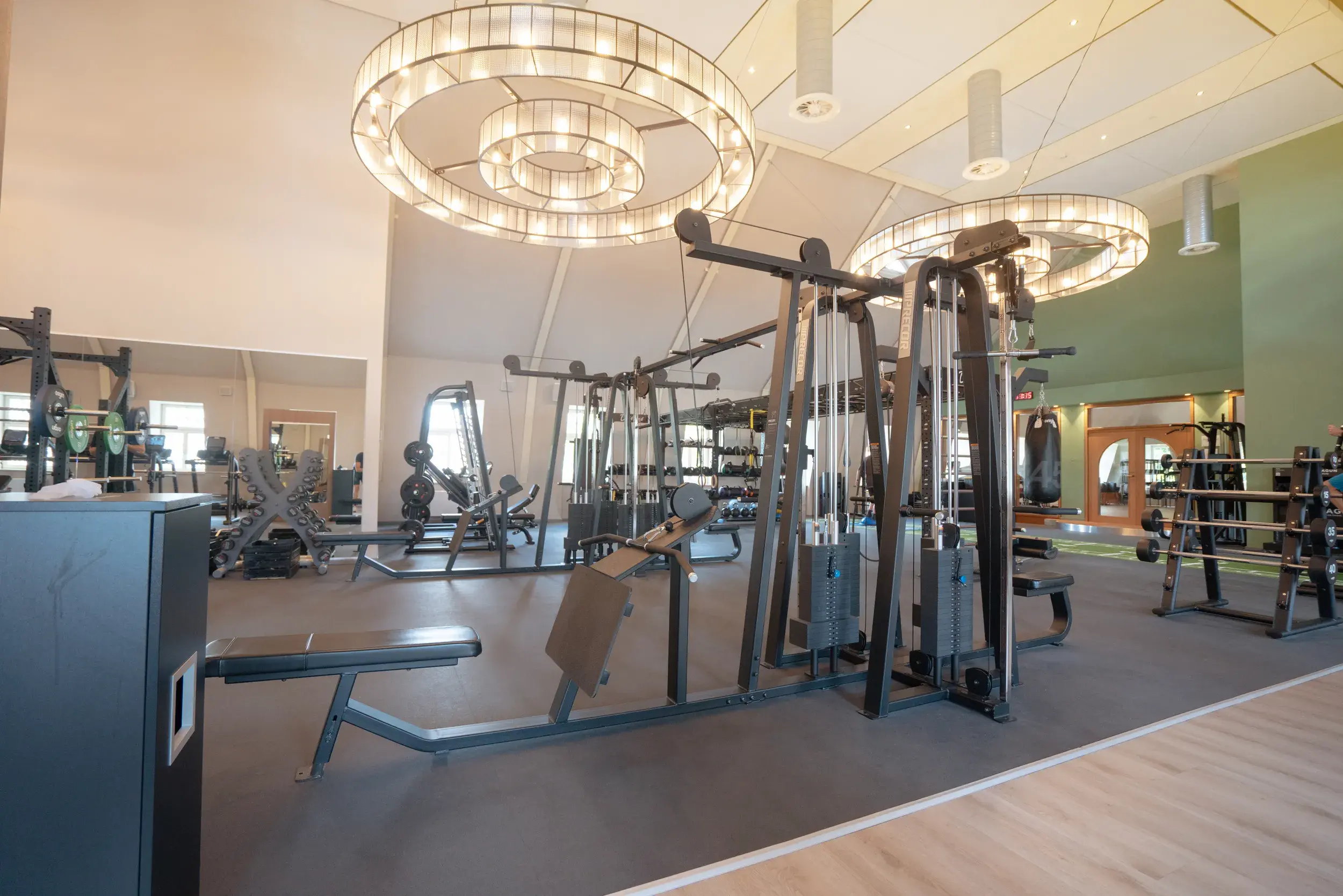Der Innenbereich eines Fitnessstudios bei David Lloyd Meridian