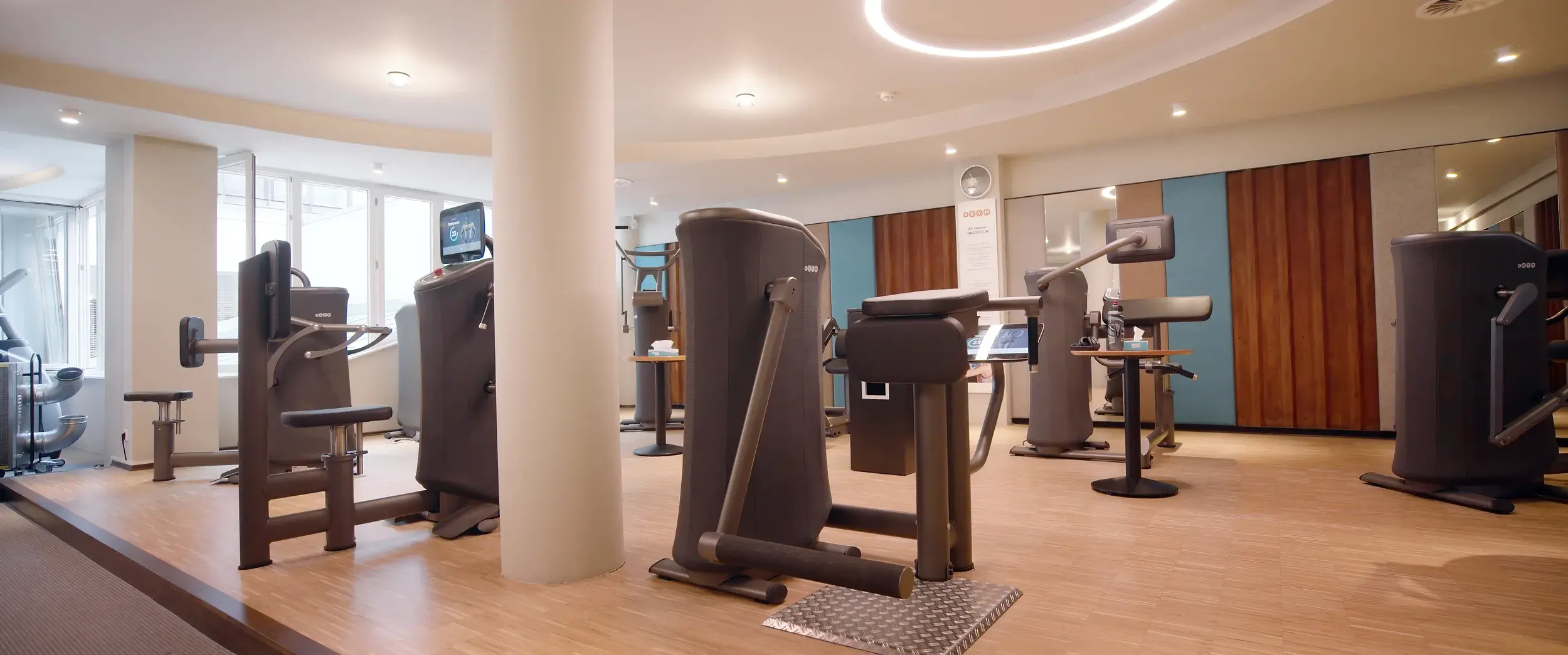 EGYM-Geräte im Fitnessbereich