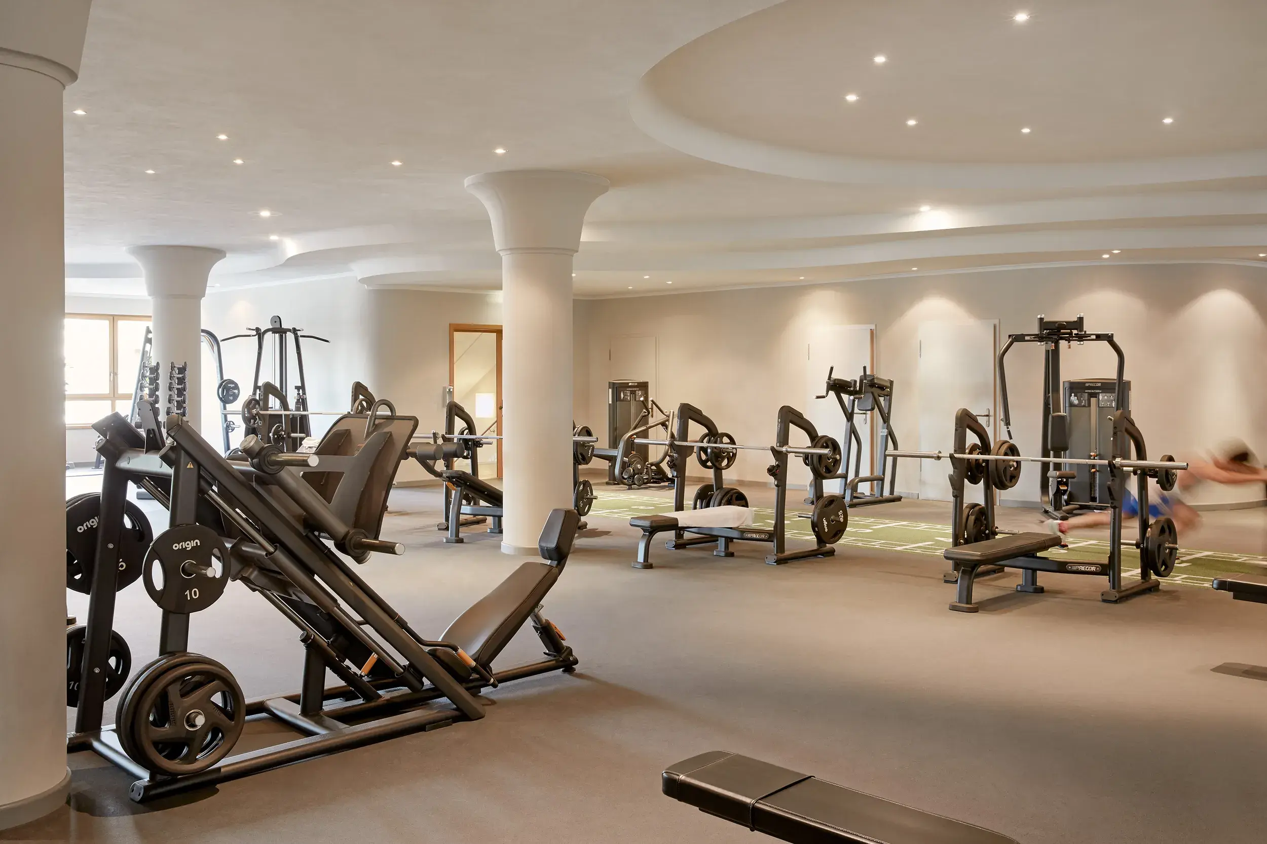 Der Innenbereich eines Fitnessstudios bei David Lloyd Meridian