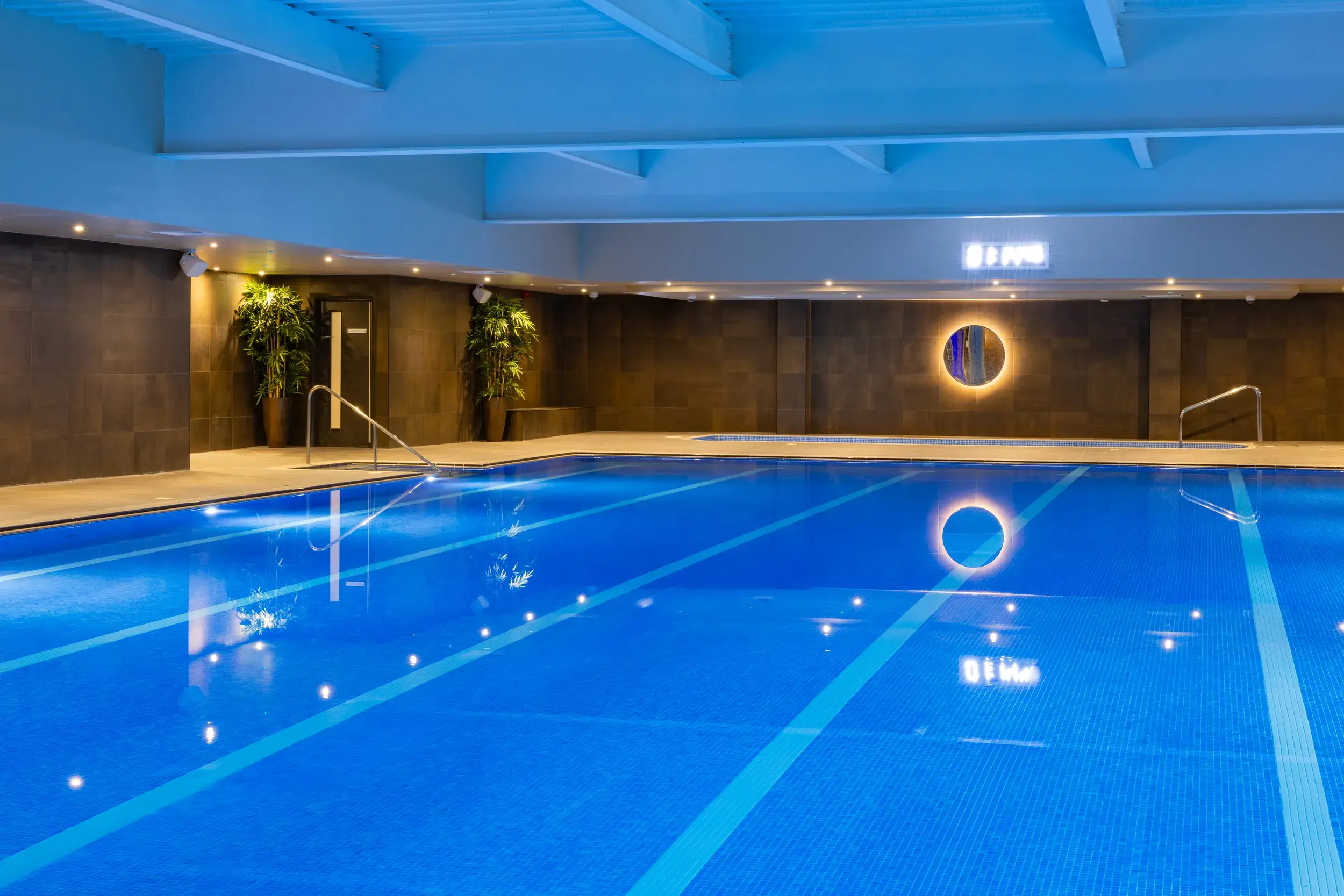 The indoor swimming pool at David Lloyd Oxford