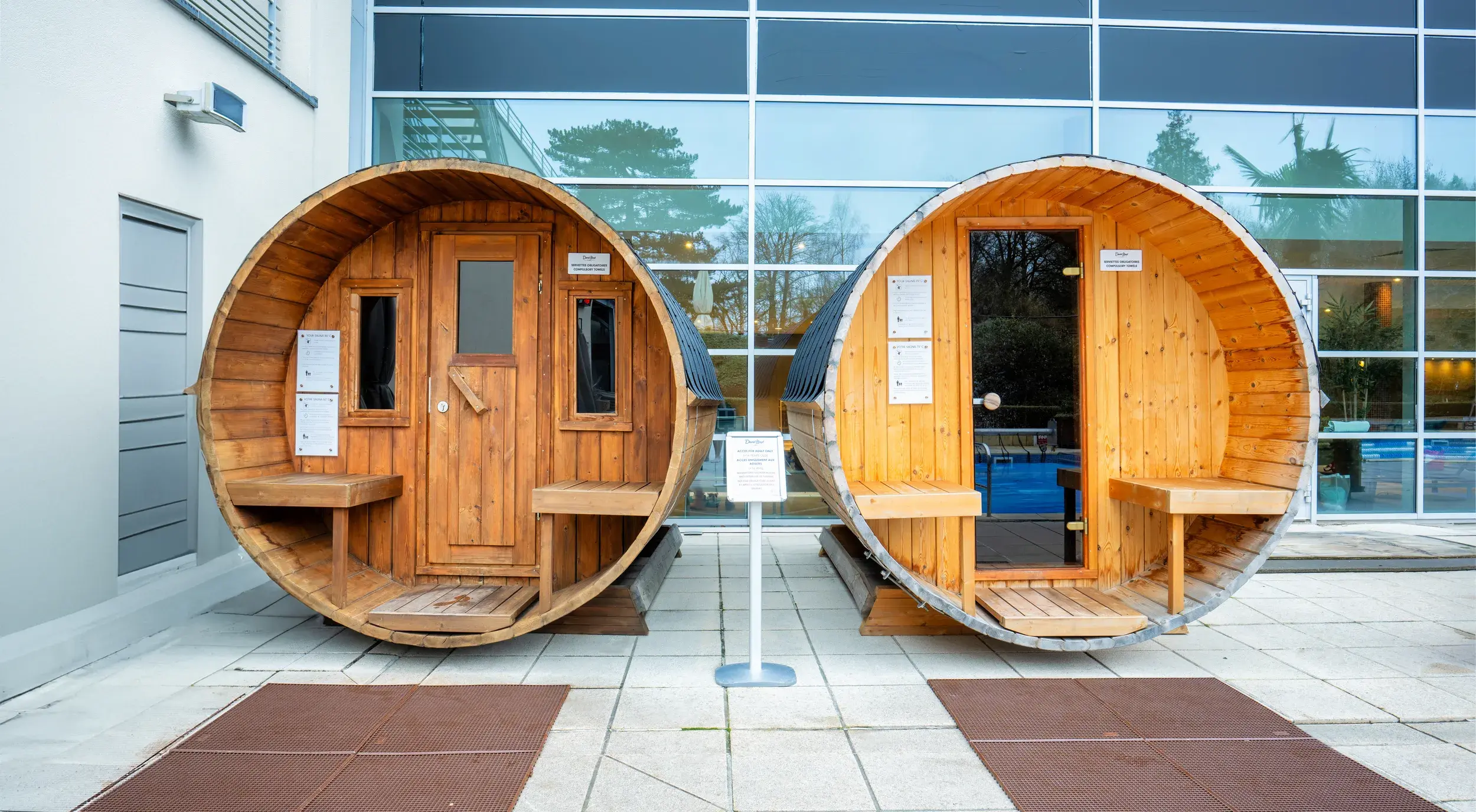 Outdoor sauna pods