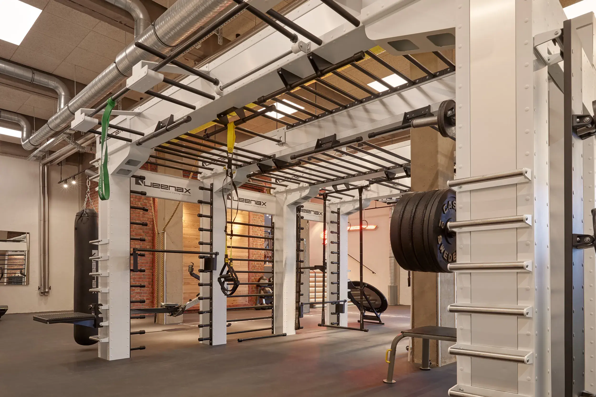 Der Innenbereich eines Fitnessstudios bei David Lloyd Meridian