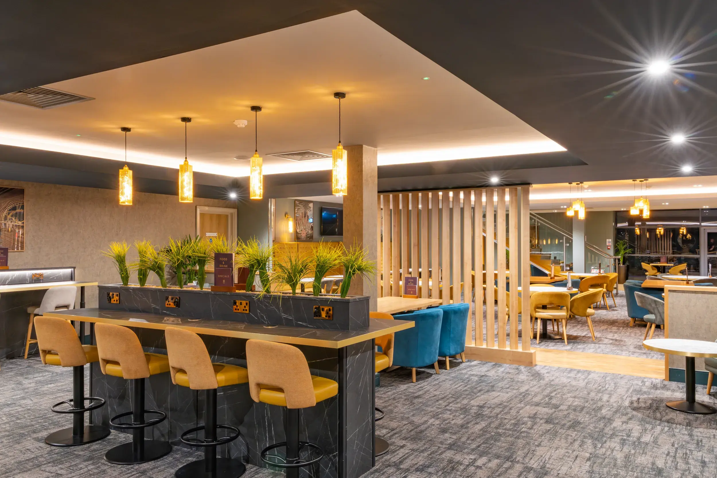 Spacious and airy tables in the Oxford Clubroom