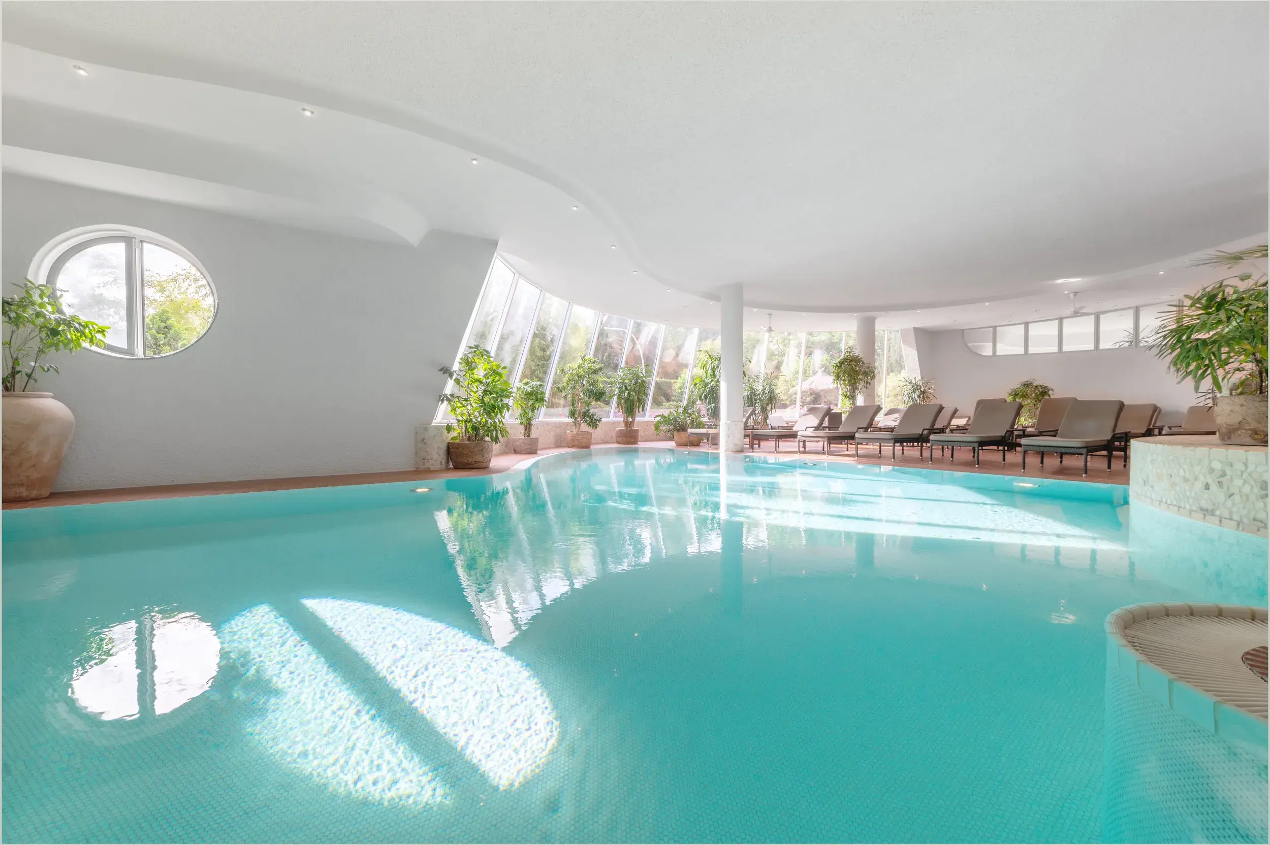 Am Michel's indoor pool