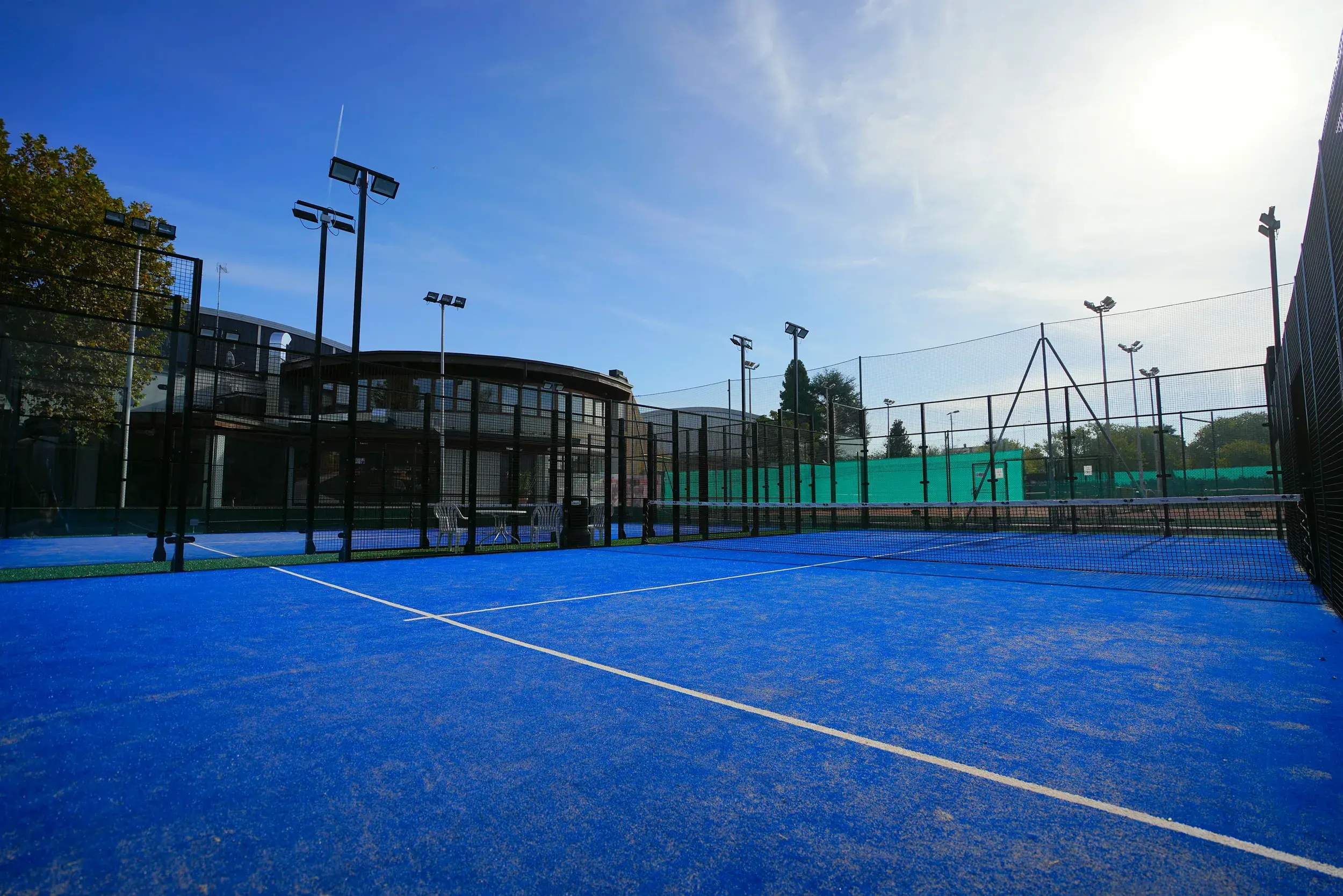 Two people playing Padel