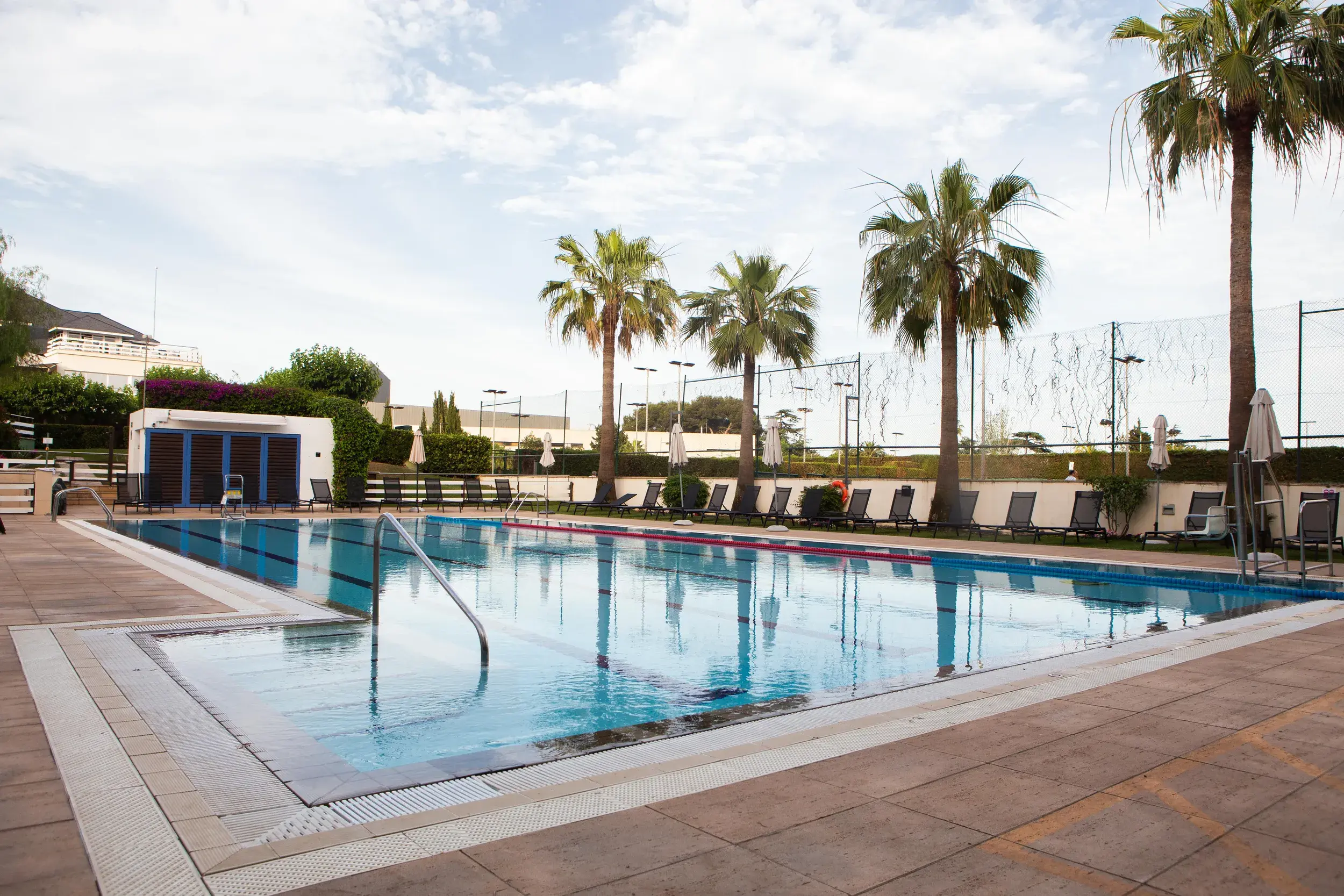 outdoor pool at David Lloyd Club Turó
